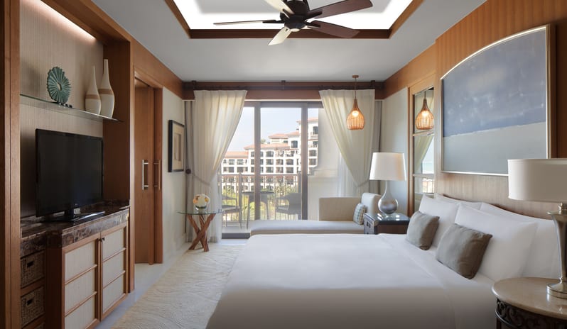 middle-east-holidays-abu-dhabi-st-regis-saadiyat-island-resort-hotel-superior-room